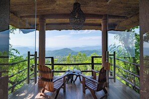 Luxury Beehive | Mountain view