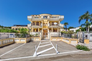 Exterior - 1650 Villetta Lucri by BarbarHouse (nardo)