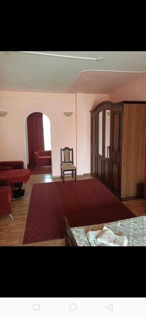 1 chambre, rideaux occultants, fer et planche Ă repasser, Wi-Fi gratuit