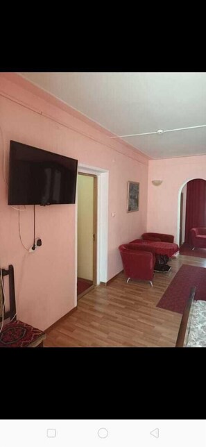 Habitación doble superior | Cortinas blackout, tabla de planchar con plancha y wifi gratis