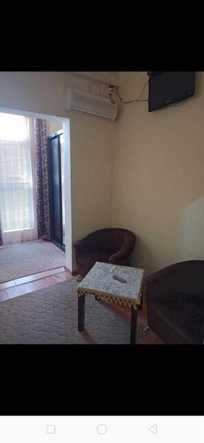 Chambre Double | 1 chambre, rideaux occultants, fer et planche Ă repasser, Wi-Fi gratuit