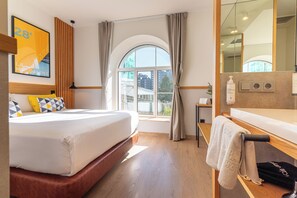 1 bedroom, down duvets, minibar, in-room safe