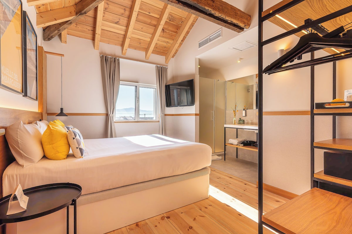 Premier Double or Twin Room | 1 bedroom, down comforters, minibar, in-room safe