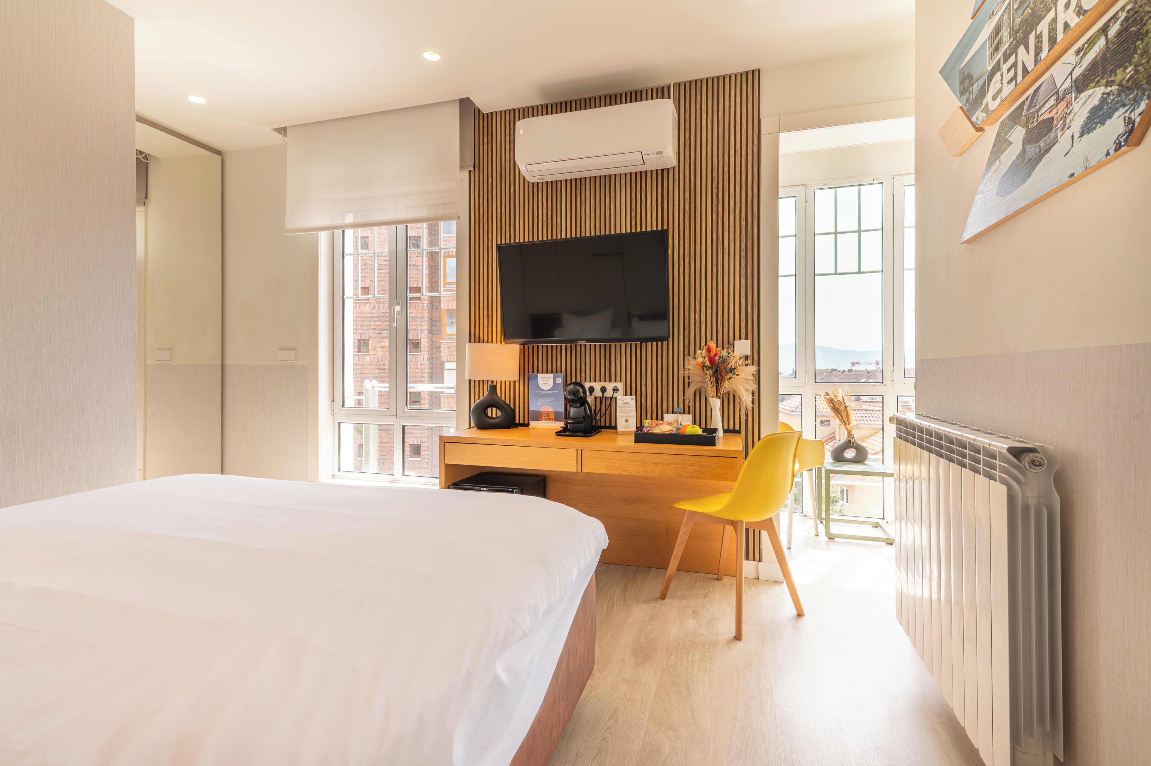 Phòng đôi hoặc 2 giường đơn Deluxe | Chăn bông, minibar, két bảo mật tại phòng, bàn 