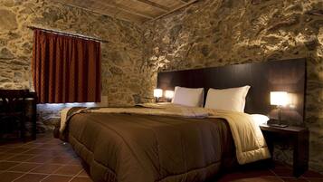 5 slaapkamers, een strijkplank/strijkijzer, wifi, beddengoed