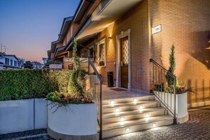 Exterior - Borgo Aureo (Rome)