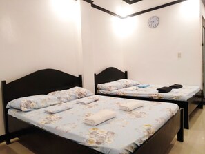 Minibar, desk, bed sheets - Strangers Inn & Bar (General Luna)