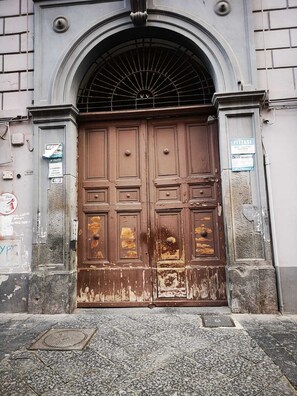 مدخل المنشأة