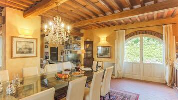 Villa, 4Â Schlafzimmer | Wohnbereich