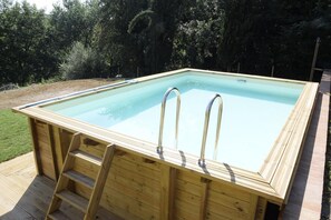 Seasonal outdoor pool, pool umbrellas, sun loungers - Casa Marta (Capannori)