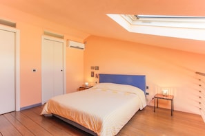 Appartement, 1 slaapkamer | 1 slaapkamer, een bureau, gratis wifi, beddengoed