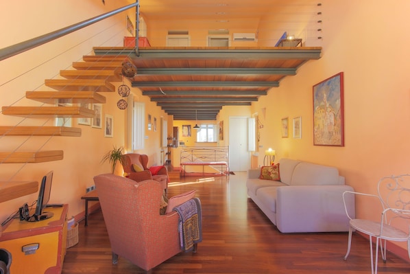 Appartement, 1 slaapkamer | Woonruimte | Een flatscreentelevisie