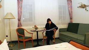 Phòng đôi | Bàn, màn/rèm cản sáng, phòng cách âm 