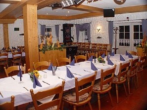 Bao gồm bữa sáng buffet hàng ngày 