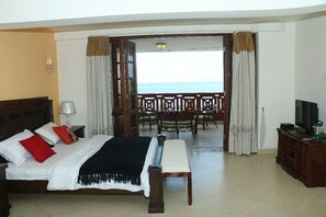 3 bedrooms, bed sheets