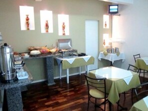 Desayuno buffet incluido todos los días 