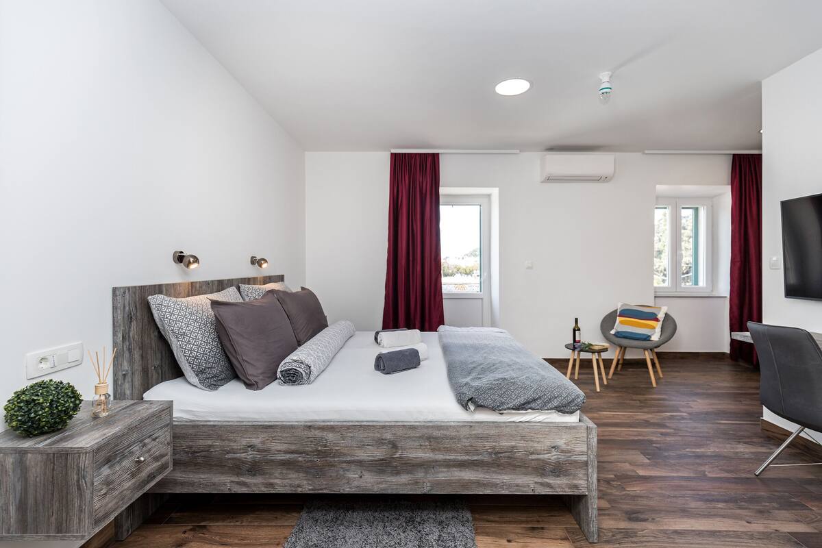 Deluxe-Doppel- oder -Zweibettzimmer, Balkon