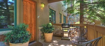 Cozy & Central Arrowhead Ge Townhome 2 Bedroom Condo by RedAwning