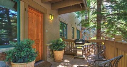 Cozy & Central Arrowhead Ge Townhome 2 Bedroom Condo by RedAwning