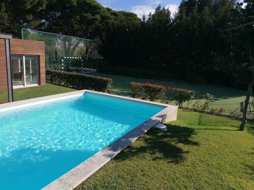 Luxury & Premium Villa in Meco, with 4 bedrooms, pool and T1 Apartment