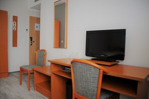 Desk, free WiFi - Landhotel Buchenkrug (Halle Westphalia)