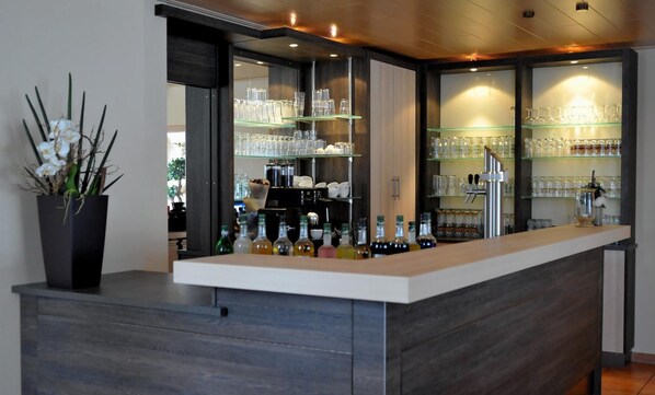 Bar (on property) - Landhotel Buchenkrug (Halle Westphalia)
