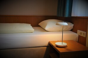 Desk, free WiFi