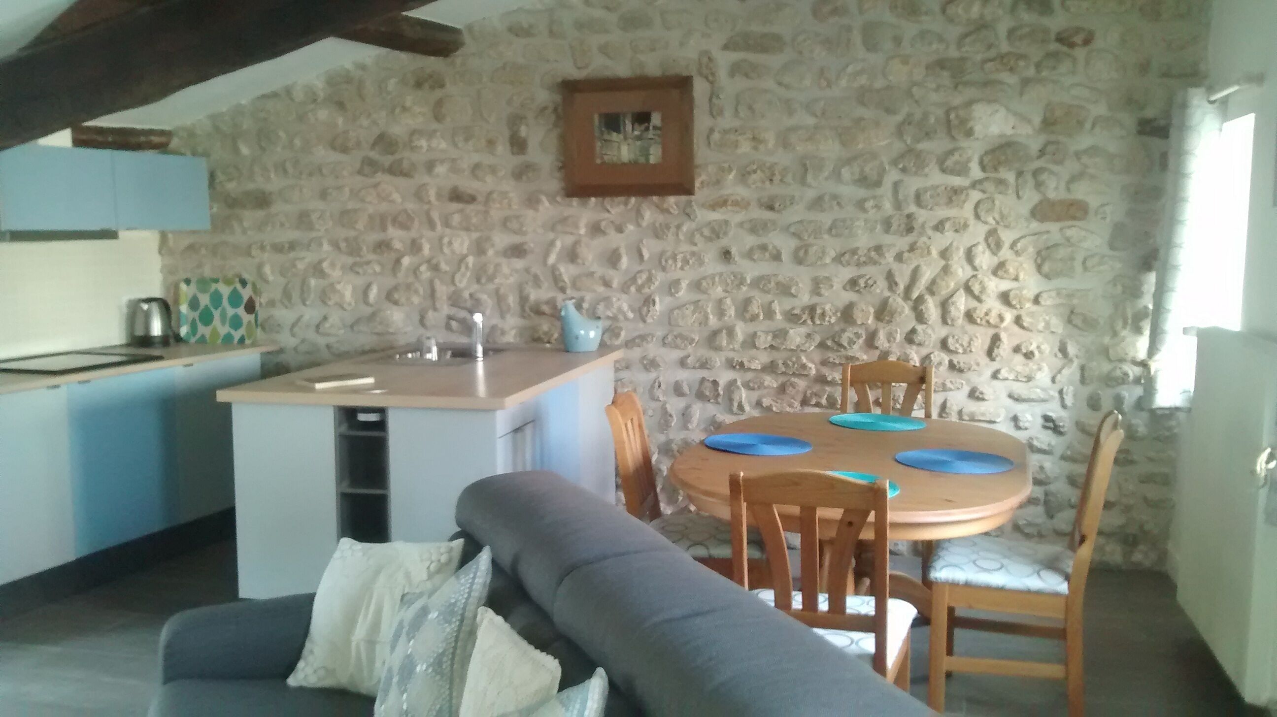 Pretty stone cottage in a picturesque setting