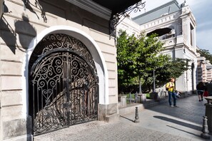 Exterior - Memoir Hotel (Tbilisi)