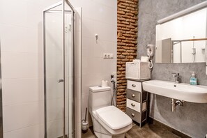 Bathroom - Memoir Hotel (Tbilisi)