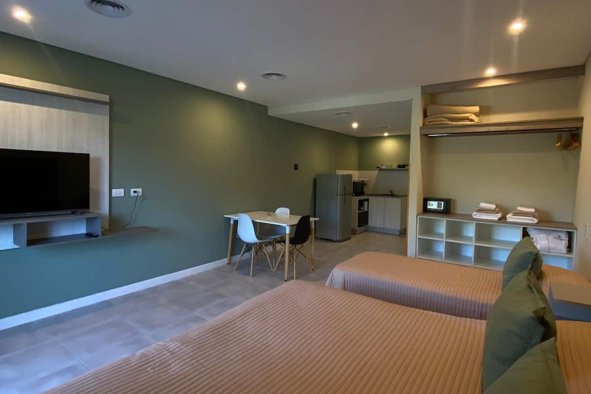 Superior Suite, Multiple Beds, Pool View, Tower