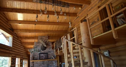 Large log house - private, comfortable and relaxing