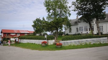 Esterni