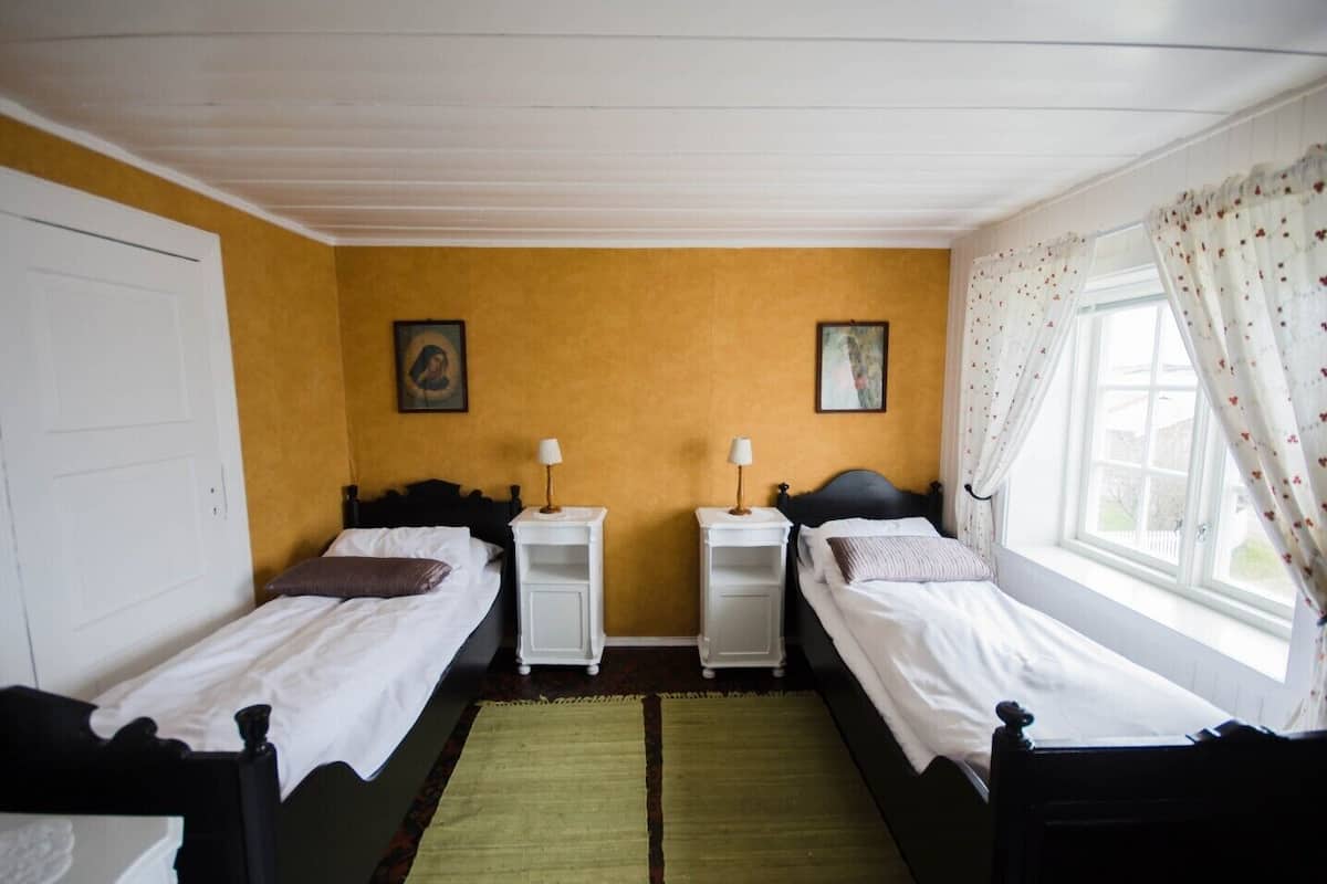 Double Room (Prestværelset) | 1 bedroom, individually decorated, individually furnished, free WiFi