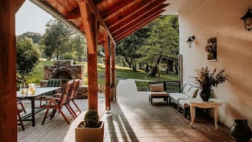 Villa | Terrace/patio