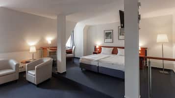 1 Schlafzimmer, Allergikerbettwaren, Schreibtisch