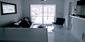 TV, stereo - Sunshine's Beach House of Indialantic 2 Bedroom 1 Bath Bungalow sleeps 5 (Indialantic)