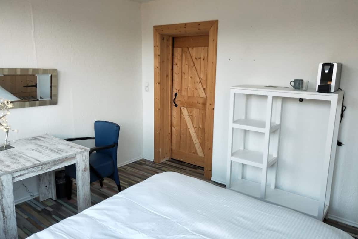 Basic Room (Gaudi)