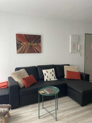 Smart TV, books - Apartment Souplex Centre Cauterets (Cauterets)