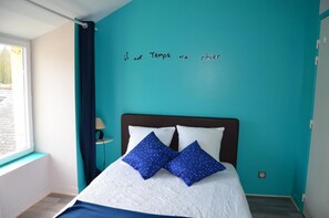 Basic Room | Bed sheets - Hotel Restaurant Rive Gauche (Josselin)
