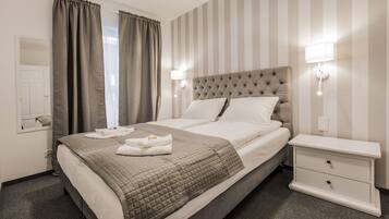 Classic Apartment, Balcony | Iron/ironing board, free WiFi, bed sheets