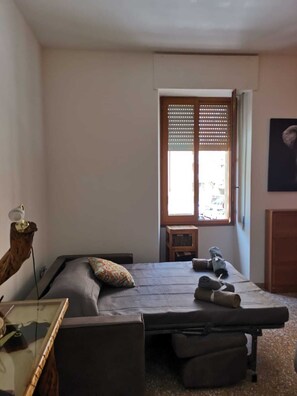 Deluxe Double Room, 1 Queen Bed with Sofa bed (4 Adults) | Desk, free WiFi, bed sheets - Cimarosa Room (Cagliari)