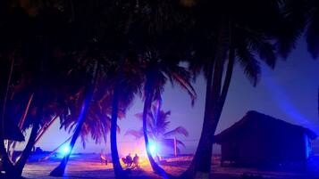 Di pantai, bar pantai