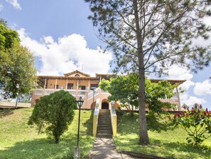 Mặt tiền nơi lưu trú