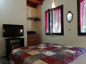 1 bedroom, iron/ironing board, bed sheets - Relaxing Home. (Sestu)