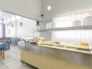 Morgenmadsbuffet hver dag (15 BRL pr. person)
