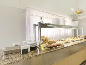 Morgenmadsbuffet hver dag (15 BRL pr. person)
