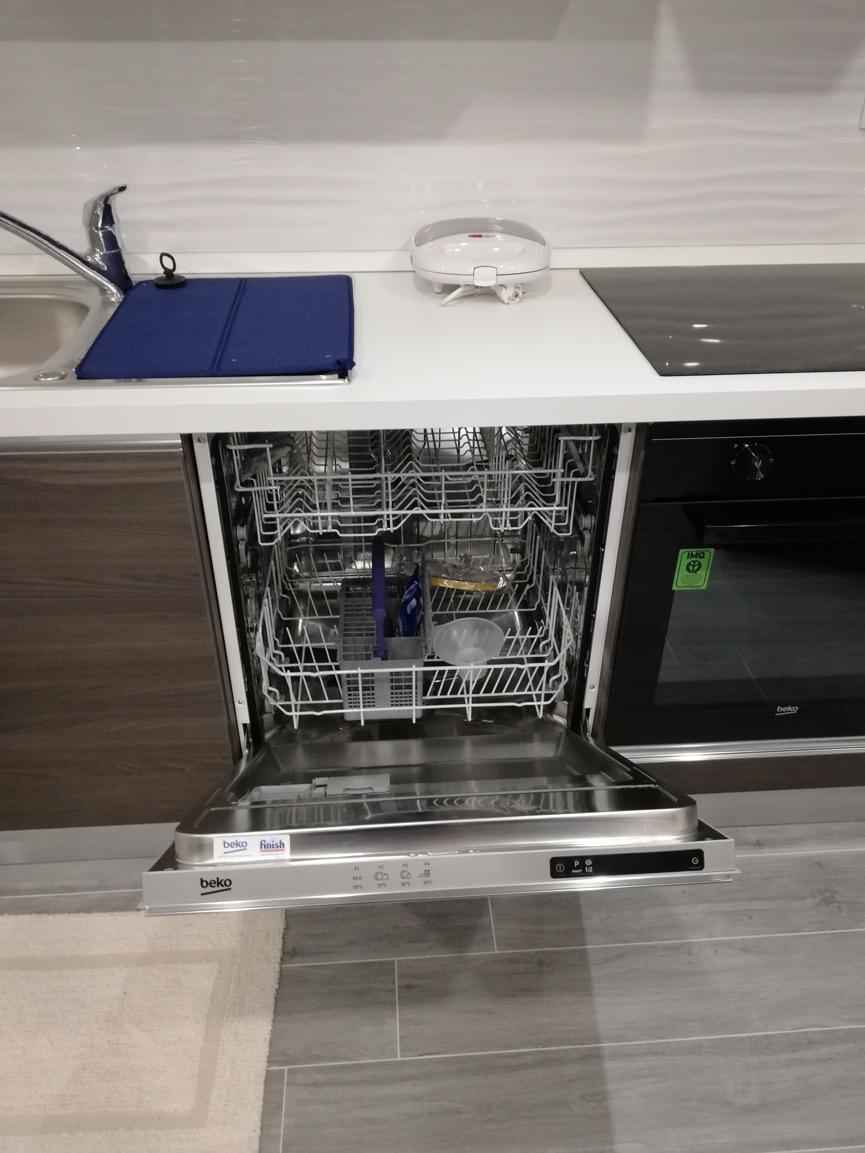 Apartament | Cuina privada | Frigorífic, forn, placa de cuina i cafetera exprés 