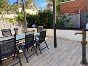 Outdoor dining - Old smithy, 8 persons, 2 bathrooms, 4 bedrooms, downtown, quiet, wifi (Norderney)