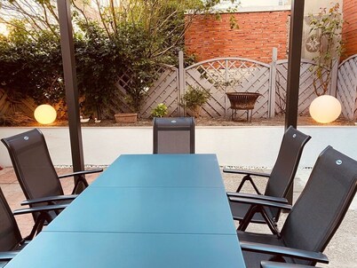Old smithy, 8 persons, 2 bathrooms, 4 bedrooms, downtown, quiet, wifi